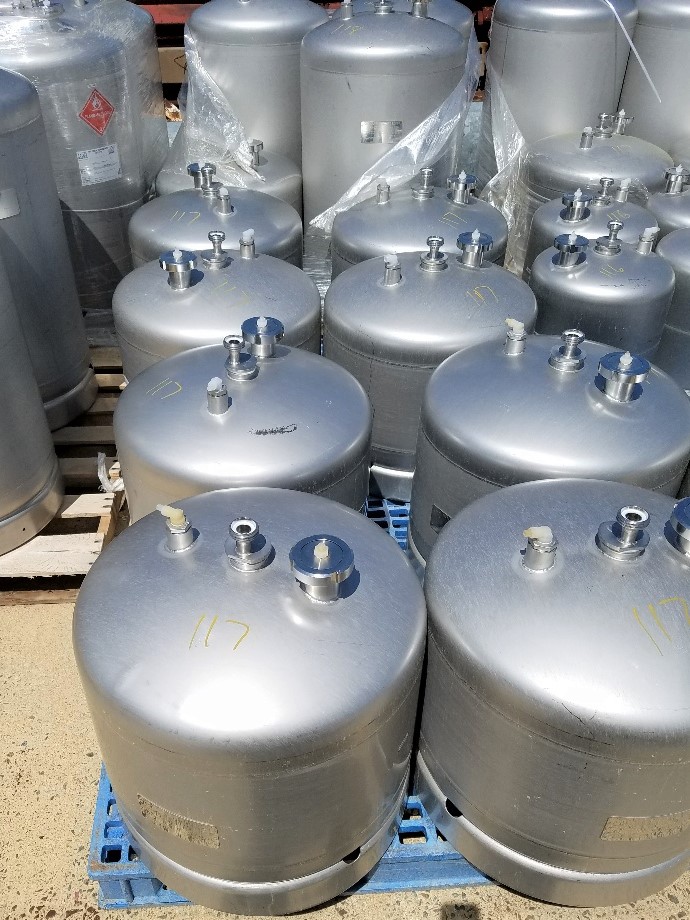 (12) used 105 Liter (27 gallon) 316 Stainless Steel Pressure Rated Supply Tank (i.e. supply liquids under pressure).  UCON DRB Pressure Vessels. Rated 14.5 PSI (1 bar) @ -20 degC/80 degC. Flavor Additive Tank. Kosher Pareve. 21